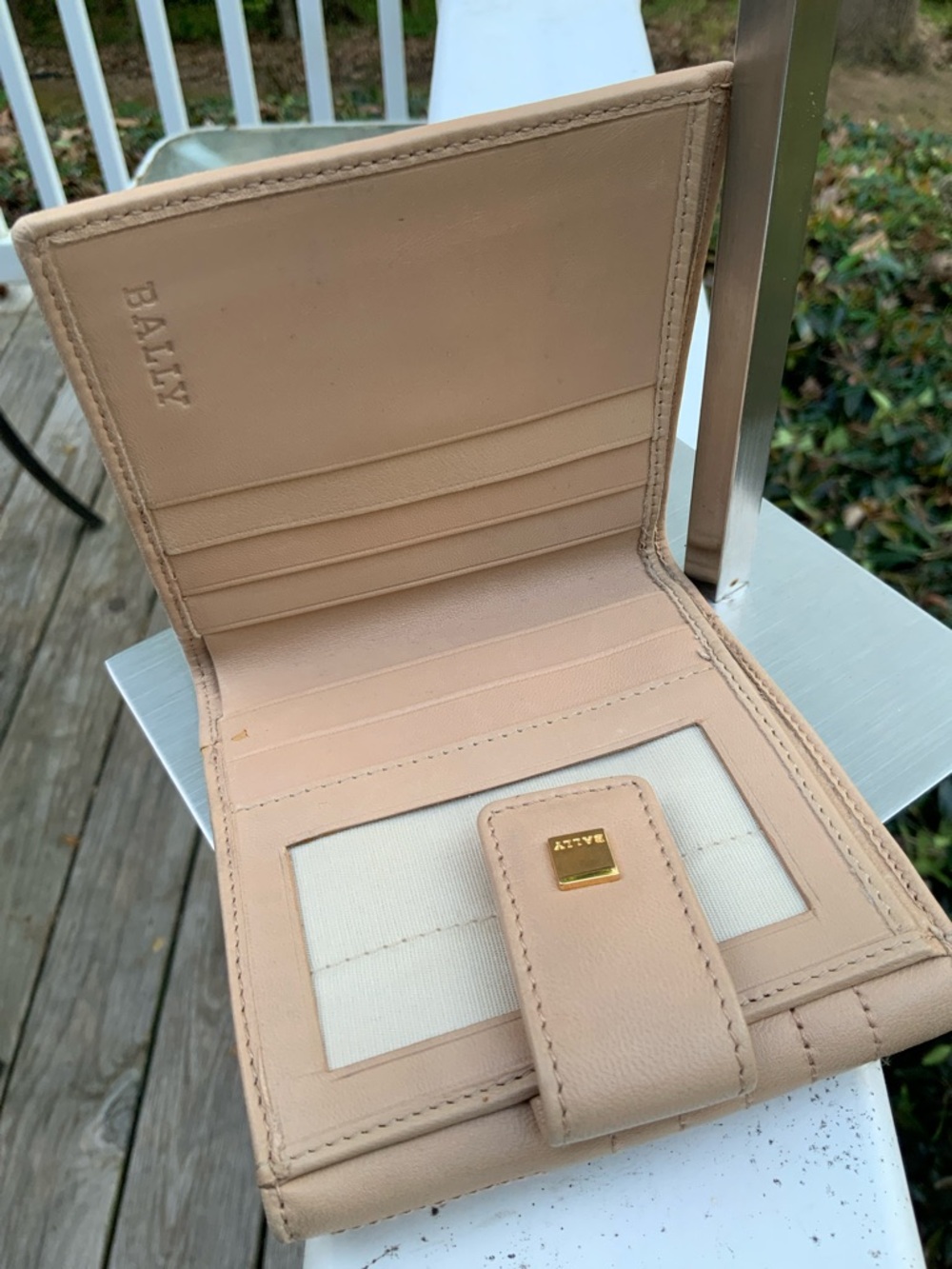 Bally Beige Quilted Leather Snap Wallet with Gold Logo - Picture 6 of 14